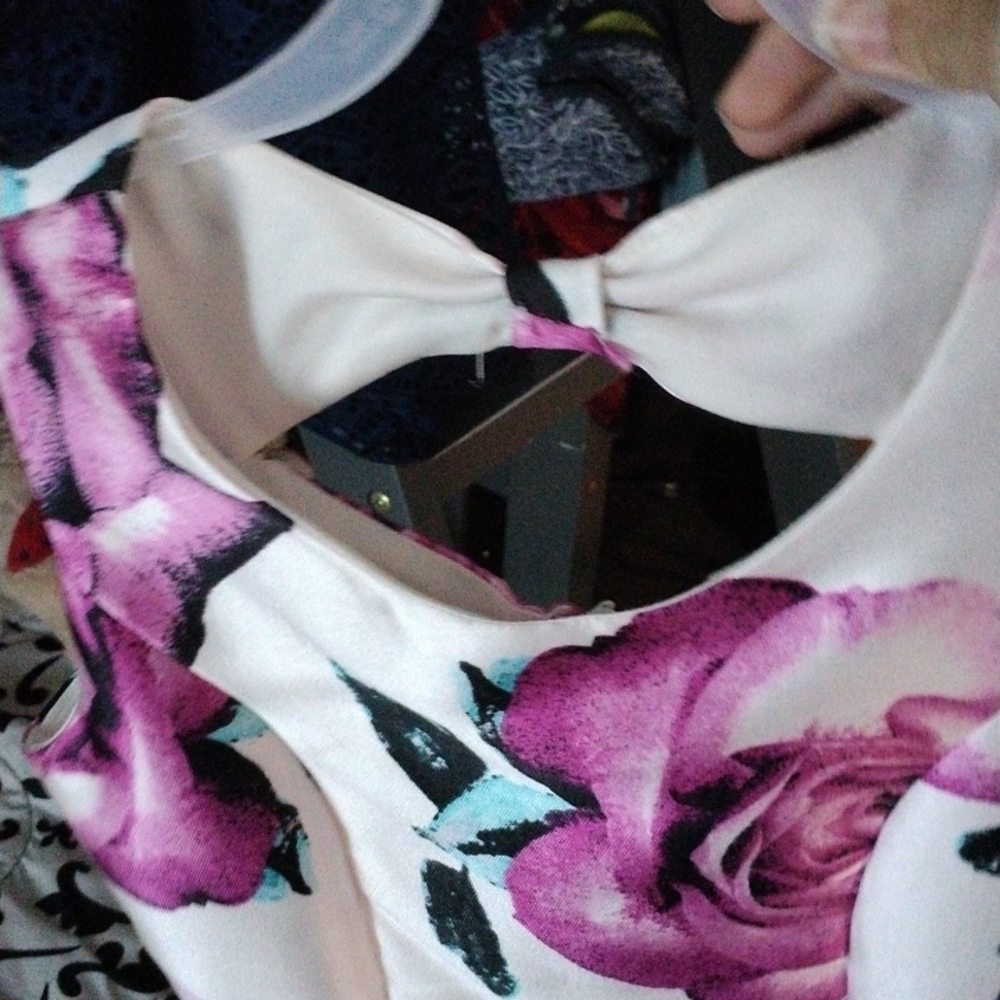 Dress - Picture 4 of 4